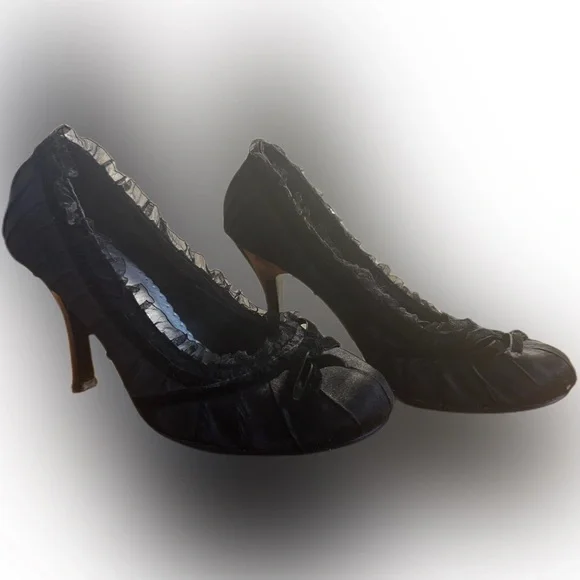 Rue21 Black Ruffled Flats - Picture 3 of 6